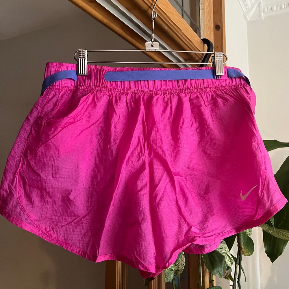 NIKE 80s STYLE nylon running shorts